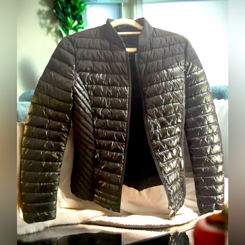 SOLD
GUESS brand
Women's SHINY *Vera* Puffer Jacket Black Sz Small technical - Picture 10 of 11